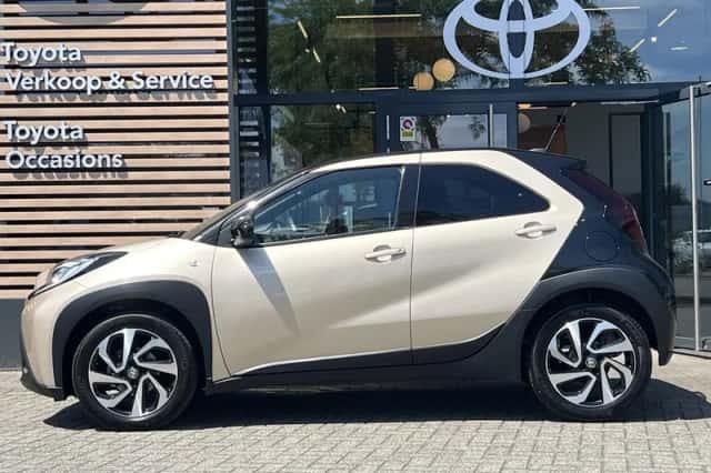 Toyota Aygo X (2024) thumbnail 2