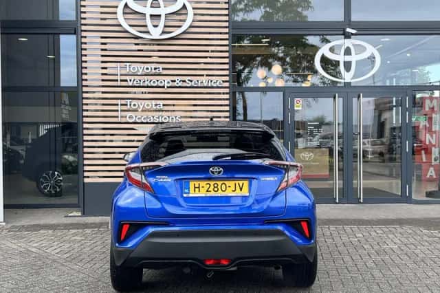 Toyota C-HR (2020) thumbnail 5