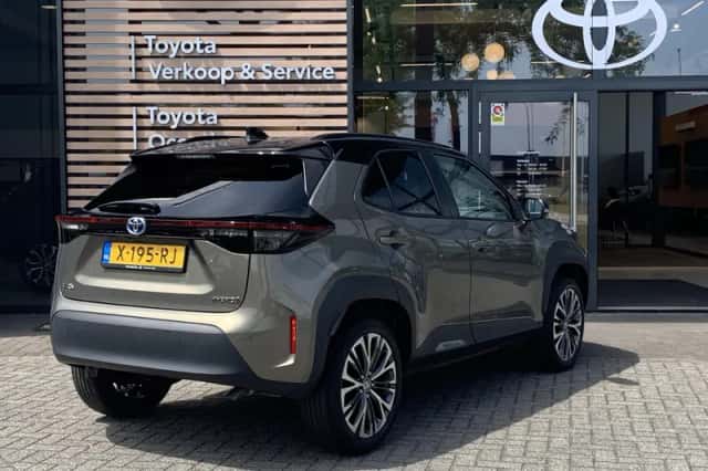 Toyota Yaris Cross (2024) thumbnail 5
