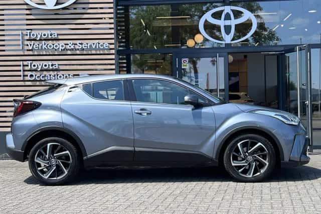 Toyota C-HR (2022) thumbnail 6