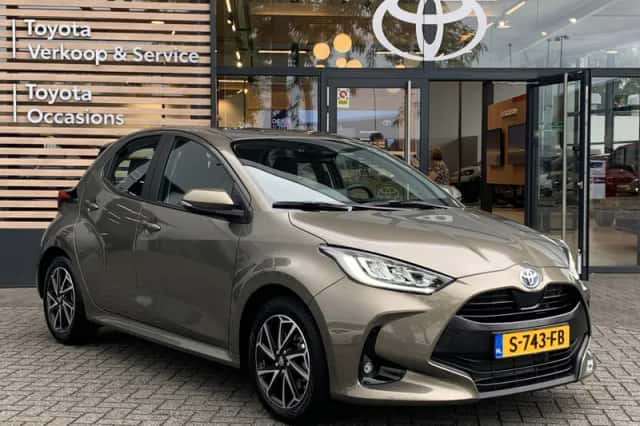 Toyota Yaris (2023) thumbnail 3
