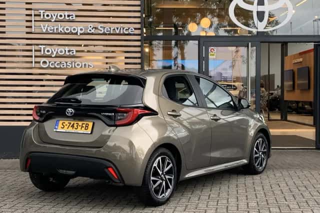 Toyota Yaris (2023) thumbnail 5