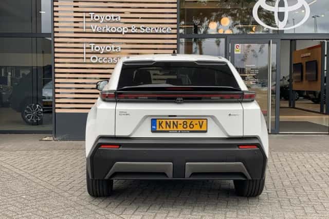 Toyota C-HR+ (2026) thumbnail 6