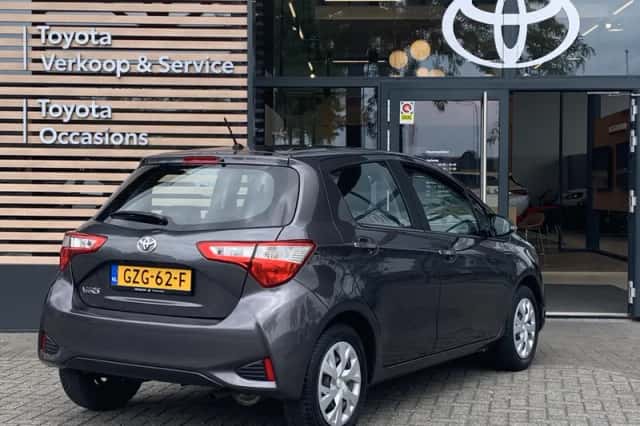 Toyota Yaris (2020) thumbnail 4