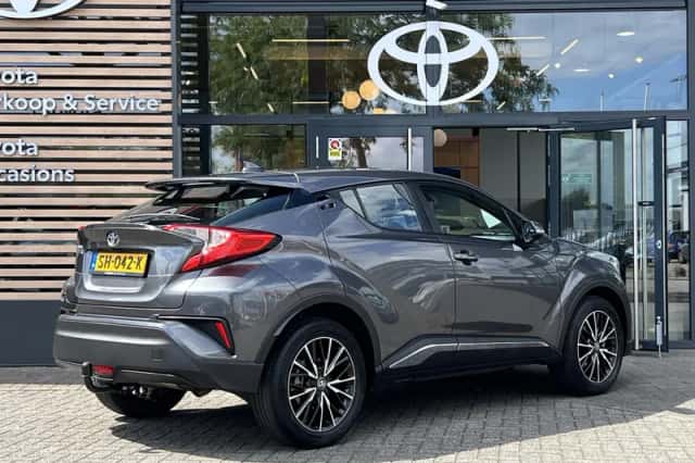 Toyota C-HR (2018) thumbnail 5