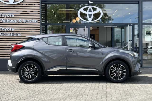 Toyota C-HR (2018) thumbnail 6