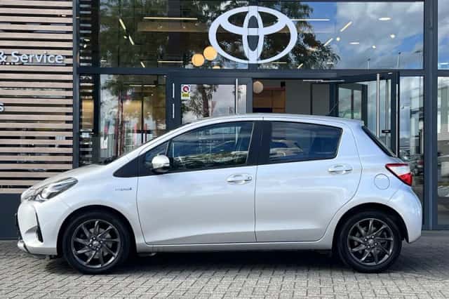 Toyota Yaris (2019) thumbnail 2