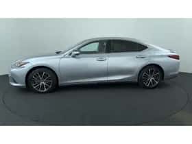 Lexus ES (2025) thumbnail 2