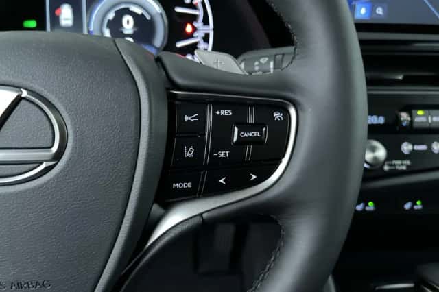 Lexus ES (2025) thumbnail 17