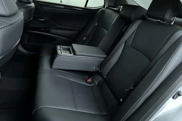 Lexus ES (2025) thumbnail 25