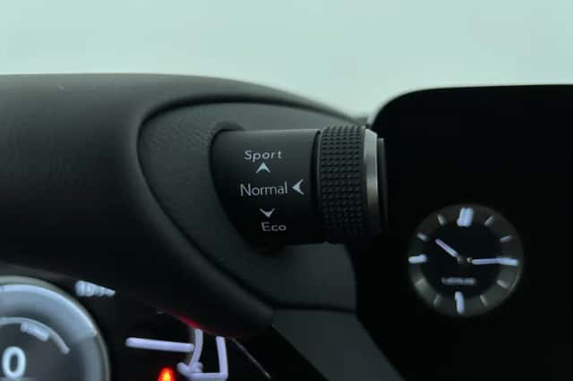 Lexus ES (2025) thumbnail 30