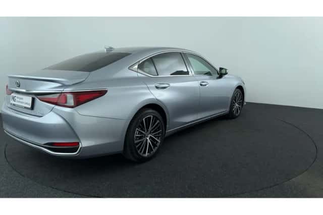Lexus ES (2025) thumbnail 5