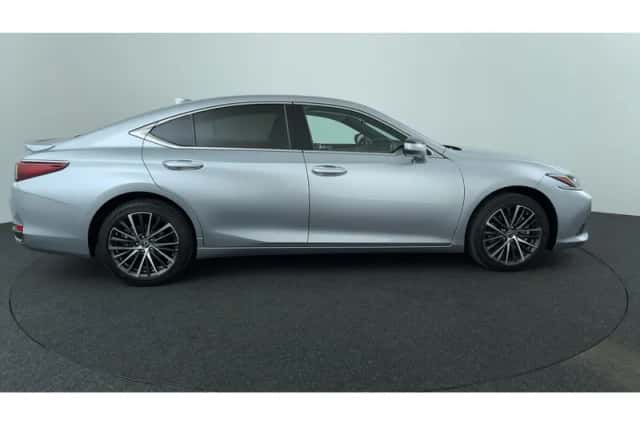 Lexus ES (2025) thumbnail 6