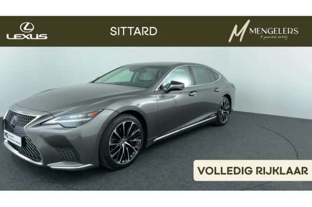 Lexus LS (2022) thumbnail 1