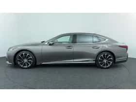 Lexus LS (2022) thumbnail 2