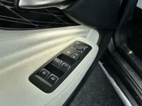 Lexus LS (2022) thumbnail 12