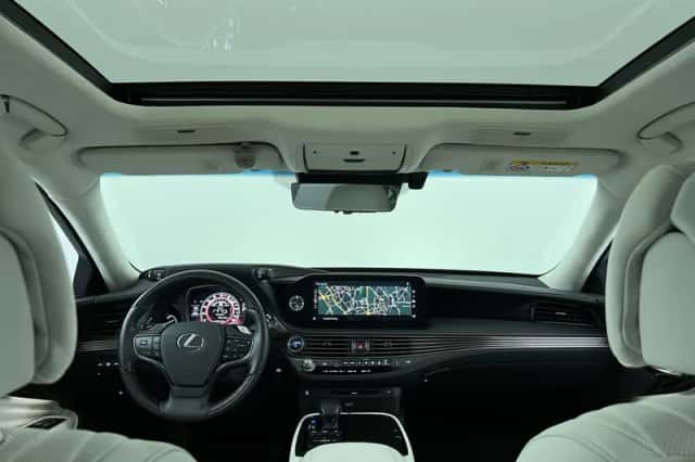 Lexus LS (2022) thumbnail 14