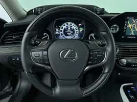 Lexus LS (2022) thumbnail 15
