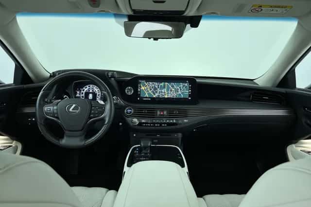 Lexus LS (2022) thumbnail 26