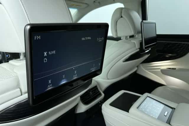 Lexus LS (2022) thumbnail 31