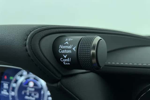 Lexus LS (2022) thumbnail 36