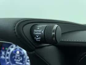 Lexus LS (2022) thumbnail 36