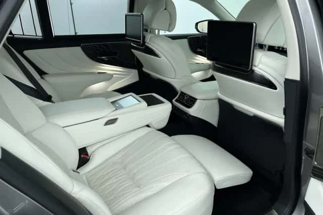 Lexus LS (2022) thumbnail 43