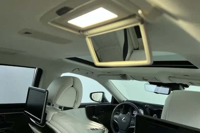 Lexus LS (2022) thumbnail 44