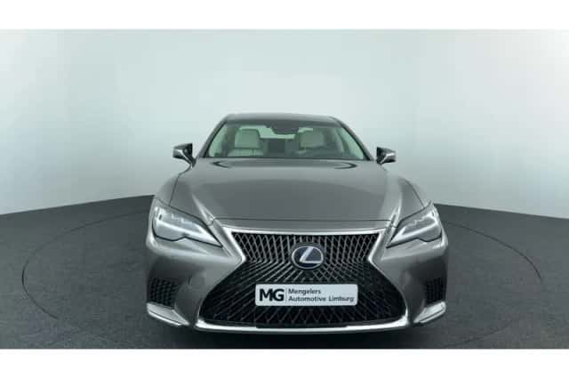 Lexus LS (2022) thumbnail 8