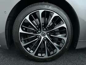 Lexus LS (2022) thumbnail 10
