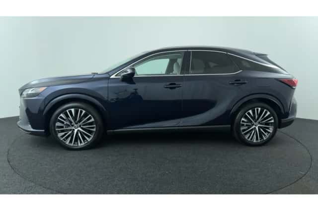 Lexus RX (2023) thumbnail 2