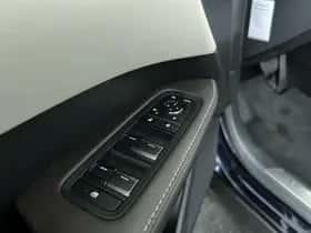 Lexus RX (2023) thumbnail 12