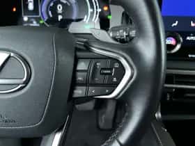 Lexus RX (2023) thumbnail 16