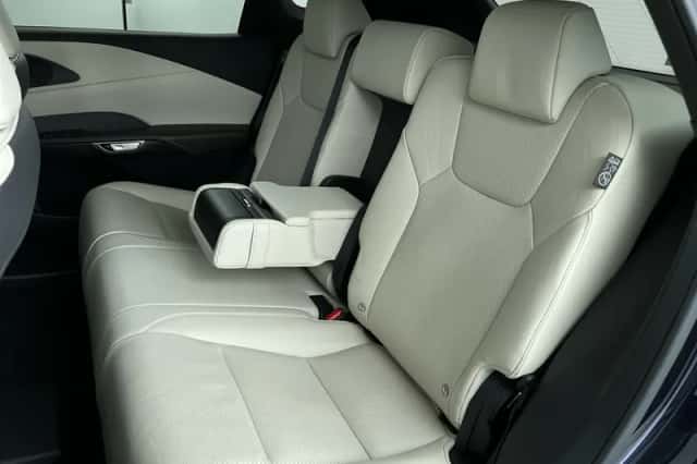 Lexus RX (2023) thumbnail 24