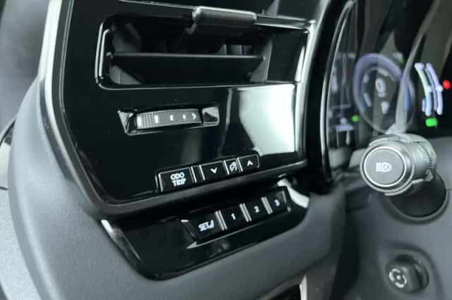 Lexus RX (2023) thumbnail 29