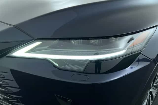 Lexus RX (2023) thumbnail 9
