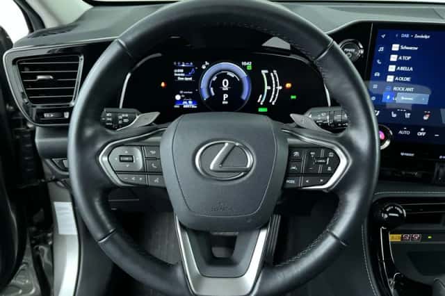 Lexus NX (2022) thumbnail 14