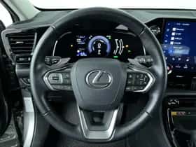 Lexus NX (2022) thumbnail 14