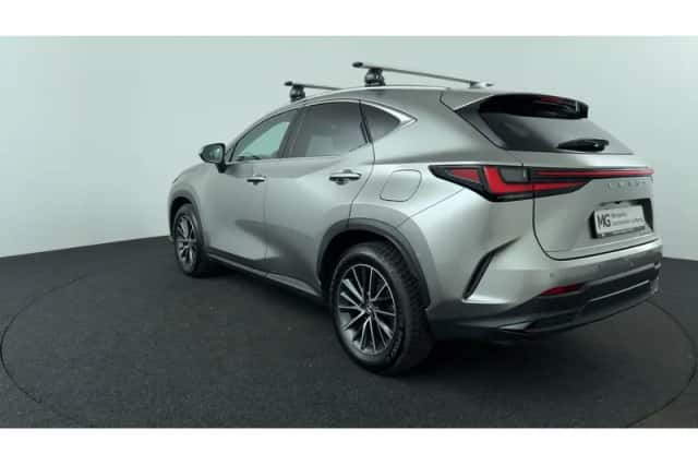 Lexus NX (2022) thumbnail 3