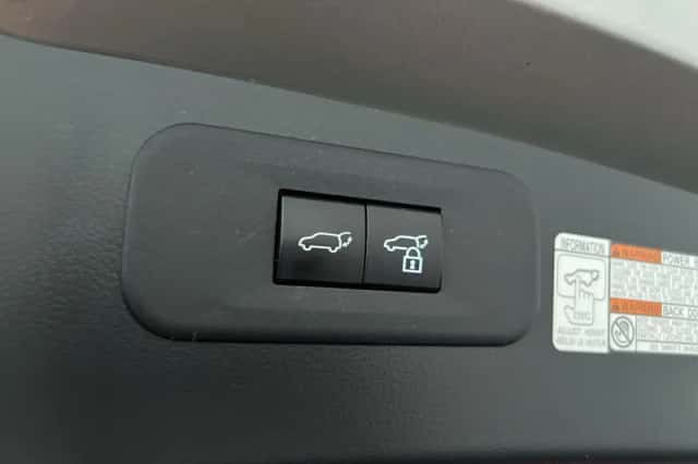Lexus NX (2022) thumbnail 27