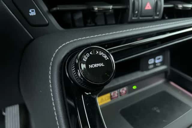 Lexus NX (2022) thumbnail 30