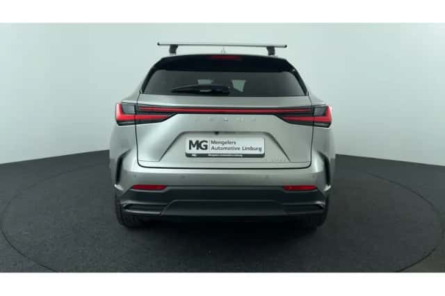 Lexus NX (2022) thumbnail 4