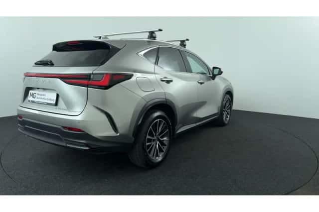 Lexus NX (2022) thumbnail 5