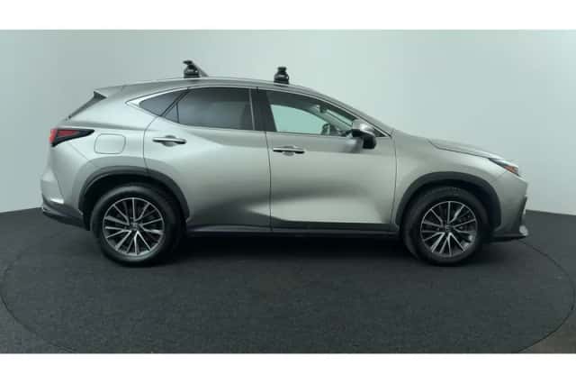 Lexus NX (2022) thumbnail 6
