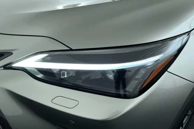 Lexus NX (2022) thumbnail 9
