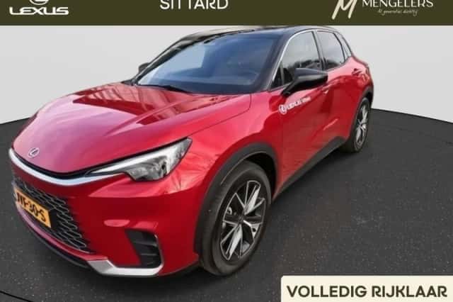 Lexus LBX (2026) thumbnail 1