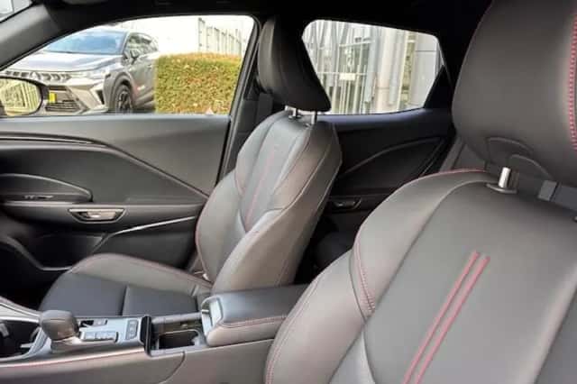 Lexus LBX (2026) thumbnail 9