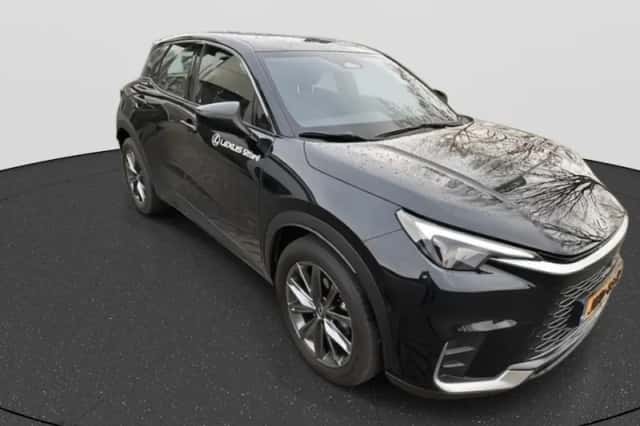 Lexus LBX (2025) thumbnail 3