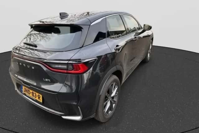 Lexus LBX (2025) thumbnail 4