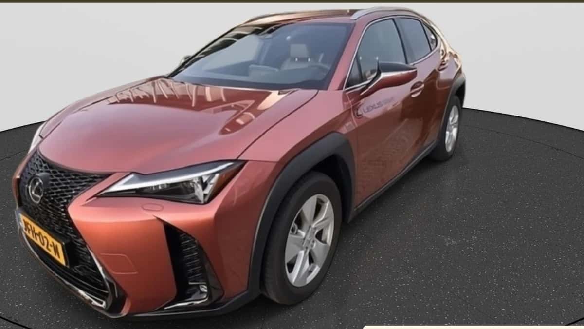 Lexus UX (2025) — foto 1